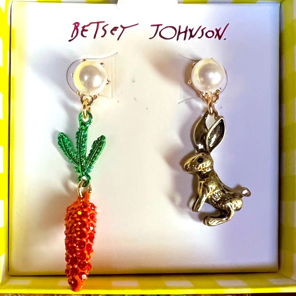 New Betsey Johnson Bunny Carrot Mismatch Earrings - Picture 7 of 11